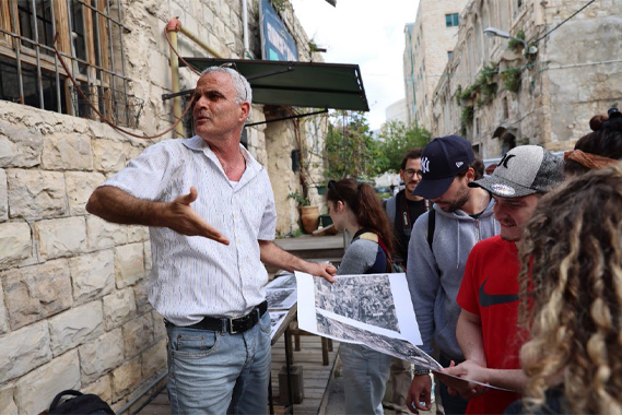 Tour by Ofer Swartz, born in Wadi Salib during the 1950s, Spring of 2022.